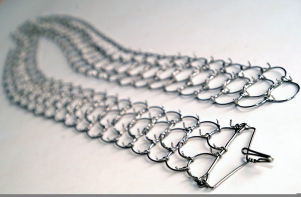 A three link, 1mm gauge full-length waist metal cilice with metal fastener-20
